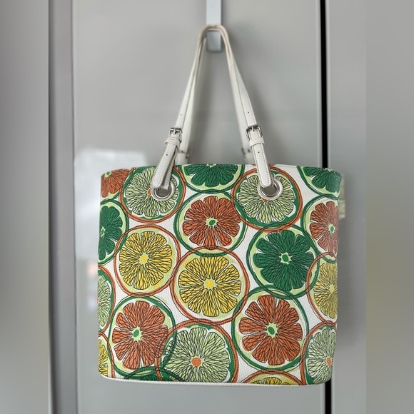 Nwt Charming Charlie Citrus Splash White Vegan Leather Tote With silver Accent - Picture 6 of 16